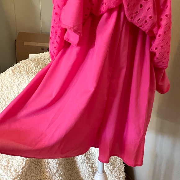 Super cute dress with shorts underneath! Fun Spring/Summer dress.  BARBIECORE - Picture 7 of 14